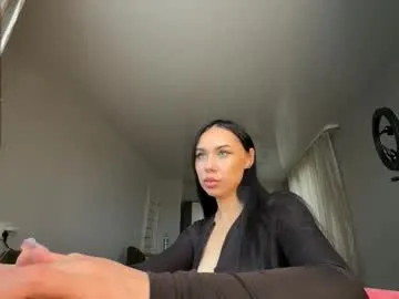 _lovelycurves_ — GOAL: sexy air kiss [5 tokens left]  #new #daddy #bigboobs #dirtytalk #twerk 