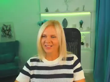 agathaklouin — #nonude #milf #blonde
