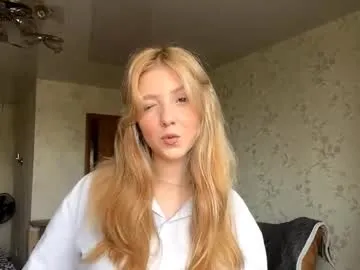 alfrediamalcom — My name is Maria! Goal: Show my outfit #new & #young model #18 #blonde #shy ^^ [40 tokens remaining]
