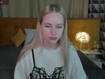 alice_elf — GOAL: Wake me with slaps in the ass ( `)  [30 tokens remaining] I want to play with you in both ways ahaha #bigboobs #blonde #teen #shy #joi