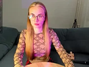 alicepresly — squirt! #18 #lovense #teen #new Goal: all naked  [665 tokens remaining]