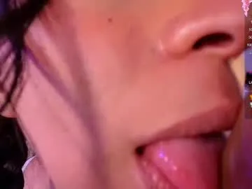 amber_curly — play with my boobs with saliva  #cute #daddysgirl #deepthroat #latina #saliva heyyy guys, we will be happy together !! [311 tokens remaining]
