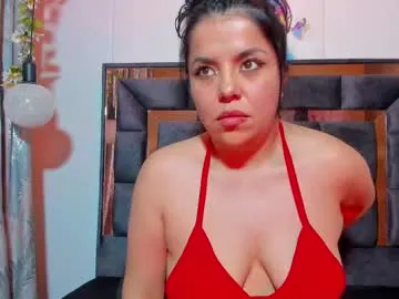 amberbeckeer — GOAL: Play whit my pussy [70 tokens remaining]  SQUIRT ZONE: Who's gonna make me flood the bed tonight? #latina #smoke #anal  #squirt #lovense