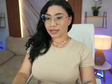 ariafior — GOAL: Jus Smile #latina #feet #curvy #bigass #natural