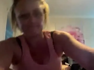 aussielovingxxx — Hey thanks guys, help me get rich lol #mature #single #feet #c2c ! #milf #love #fun