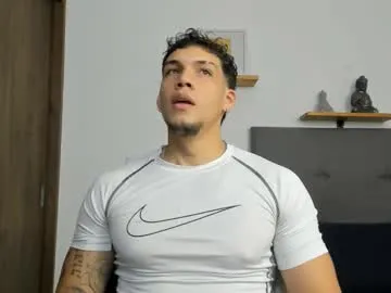 axel_taylor21 — Hi Guys, welcome to my room <3 #muscle #cum #tatttoo #latino