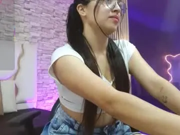banett_tay — GOAL: Finger in pussy [68 tokens remaining] Welcome to my room!  make me feel you with your tips  5/55/555/5555 #Latina #18 #Ebony #Skinny #Petite