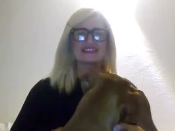 bebe18025 — Freechat on Chaturbate
