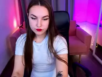 bella_bonna — GOAL: suck fingers [70 tokens remaining] Welcome to my room! #feet #brown #shy #l18 #new
