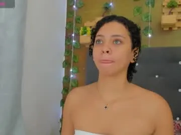 bella_rose7 — GOAL: SHOW SQUIRT [1111 tokens remaining] Welcome to my room! Make me moan at the goal #latina #findom #skinny #feet #squirt