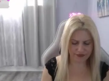 bellastar84 — watch me cum! #milf #curvy #blonde #vape #canada