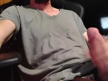 bigdicklovington — make me cum [100 tokens remaining]