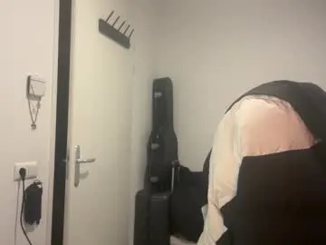 bigsnakeman1995 — #fitboy #sexymuscles #gymrat #daddy #giving tip goal for cum show [5000 tokens remaining]