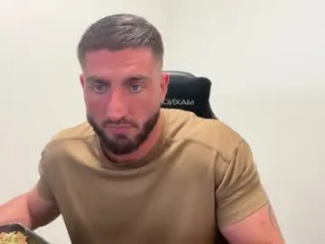 bigsnakeman1995 — #fitboy #sexymuscles #gymrat #daddy #giving tip goal for cum show [3000 tokens remaining]