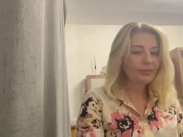 blondie_xoxoxo — Hi I am new here...dont be rude please Goal: 3 playful spanks  [84 tokens remaining] #new #shy #nonude #milf #natural