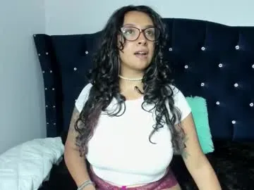 bonnie_tucci_ — Bounce my boobs [39 tokens left] #ebony #bigboobs #bigass #latina #hairy