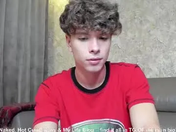 calvin_loves_you — make me topless in a new room!  #18 #skinny #cute #new #shy [88 tokens remaining]