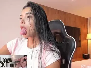 camilagomezz — threesome video on my bio/ 150-350-445 favorite patterns!