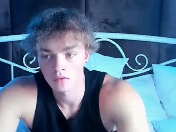 chase_muscular — GOAL: Take of boxers [142 tokens remaining] Welcome to my room! Hi everyone!!! #18 #new #muscle #young #feet