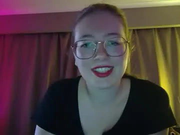 cheekynightowl — Hey hey  #new #bigboobs #curvy #young #bigass [98 tokens remaining]