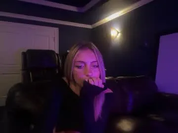 chloeros3e — lick stella #petite #skinny #booty [754 tokens remaining]