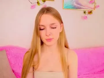 cindyreming — hi guys and welcome, I'm Cindy - I wish you a good time GOAL: lick lips (close-up)  #bigass #erotic #lovense #natur #teen [10 tokens remaining]