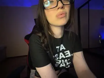 classy_chelsey — Hello there!;) #18 #glasses   #teen #feet  #pvt