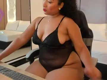 cloe_25 — Help me to complete the goal, please [1111 tokens left] #18 #ebony #bigass #bigtits #latina