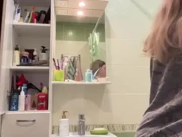 crave_elise — Play with boobs // Home, sweet home // #18 #natural #bigboobs #bigass #new [95 tokens remaining]