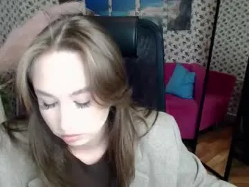 crazy_empresss — GOAL: lick lips [10 tokens remaining] Welcome to my room! #feet #redhead #18 #new #teen