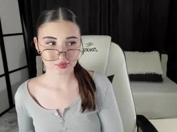 crystall_davis — suck finger [18 tokens left] #shy #18 #teen #nonude #skinny #new