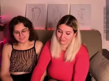 curvy_janie — GOAL: suck finger [44 tokens remaining] Lets make that chubby pussy to cum? #cute #curvy #lesbian #couple #young