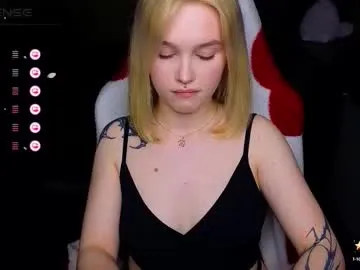 cute_summer_breathe — heelloooooo!!! full show only in pvt<3 anyway, i still havent lost my mind being here #saliva #ahegao #blowjob #piercing