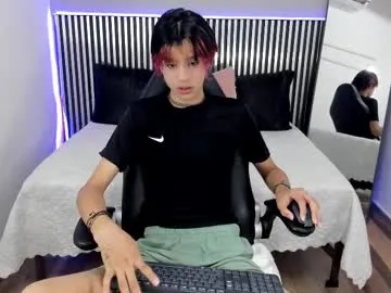 dan_copers — naked [148 tokens left] I'm back! Come and greet   #femboy #18 #new #teen #submissive