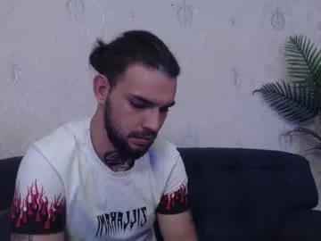 danyelcarter — t shirst off [50 tokens left] #bigcock #cum #tattoo #smoke #feet