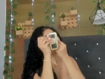 dara_queen7 — Welcome to my room! show dance  #twerk #findom #new #18 #curvy [177 tokens remaining]