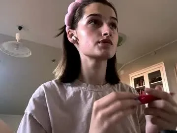 darlinebruster — **I'm Emily^ Goal:Hi Emily ^Facts about me: I'm just an #18 #natural #girl who is #new here, quite #shy, draws and cook. [6 tokens remaining]