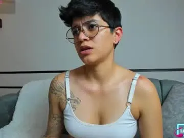 dass_roman — Help  me for cum! #latina #trimmed #feet #tomboy #shorthair