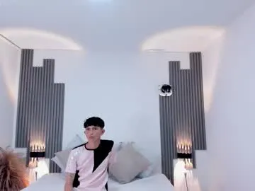 dodoy_criss — GOAL: Wet and hot kiss  [59 tokens remaining] Welcome to my room! #BLOWJOB #DIRTYTALK #SMALLTITS #18 #BIGDICK