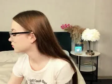 dolly_gleam — GOAL: kiss ass by cam 5x [45 tokens remaining] I'm new here, I'm waiting for you on my sweet show  #young #brunette #skinny #teen #18