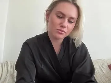 elaraluxxxe — GOAL: I'll dance in my lingerie [350 tokens remaining] Let's have fun together #blonde #sporty #young #natural #nonude