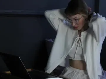 eleonora_linn_ — GOAL: for a good start // Hey! I'm Lisa! It's my first stream here) Let's chat // #shy #slavic #young #skinny #blonde [90 tokens remaining]