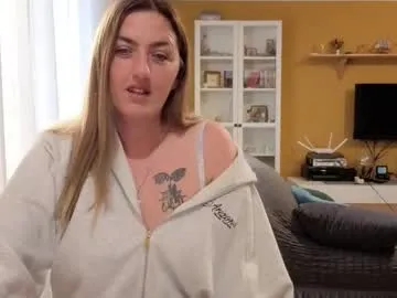 ella_max_live — morning coffy  :)) #curvy #natural #lushcontrol #lush - Multi-Goal :  cum and maby squirit : ) #