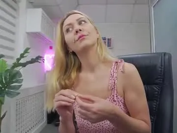 ellamilf — GOAL: Hot Striptease [999 tokens remaining] Don't let me dry, keep me wet with vibes! LUSH AND DOMI ON! #lovense #natural #milf #hairy #squirt
