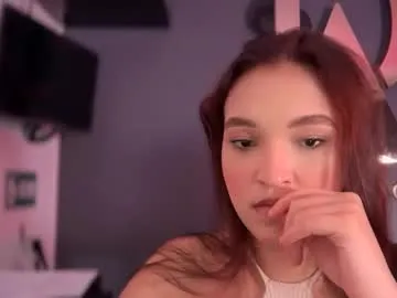 elsa_koch — GOAL: topples+show oil [180 tokens remaining] Welcome to my room! #18 #natural #bigass #latina #squirt