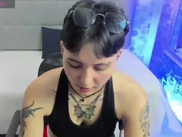 emahills__axelrose — #lesbian #squirt #dildo #tomboy