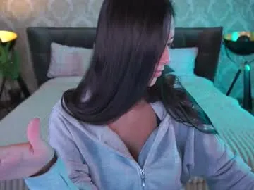 emilyhalls — tobe my king  [199 tokens left]