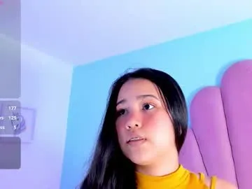 emma_clarke_ — GOAL: control sex machine x 2 min [535 tokens remaining] Welcome to my room! know me and play with me #saliva #18 #fuckmachine #deepthroat #braces