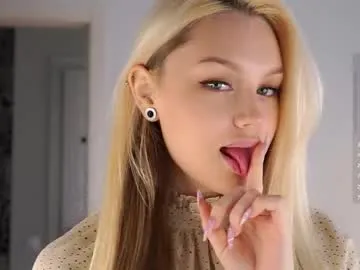 emmiemurray — g: Lick my finger close-up   / Call me Aurora, I'm from Venice, I'm #18 y.o. Will you be my friend? #shy #new #teen #blond [25 tokens remaining]