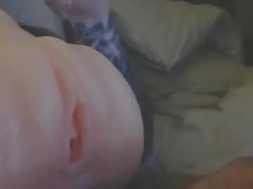 entrylevel1984 — Freechat on Chaturbate